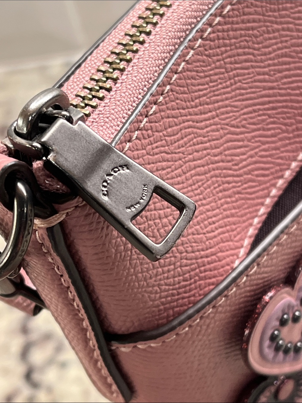 Coach Kitt Messenger Crossbody Bag with Heart Appliqué NWOT - Picture 6 of 13